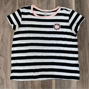 VANS—Black and White Striped Tshirt